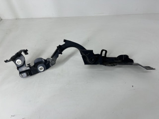 петля капота правая BMW 2 серия Active Tourer F45 2014, 1.5 л., B38 A15 A, бензин, АКПП, black sapphire metallic (475), хетчбэк 5 дв., правый руль, 7300522