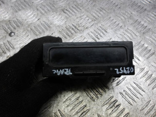 дисплей Renault Trafic 2 поколение 2004, 1.9 л., дизель, МКПП, микроавтобус, P8200028364A