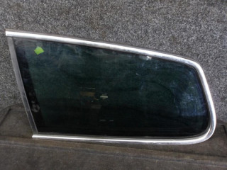 стекло кузовное боковое левое Volkswagen Passat B7 2013