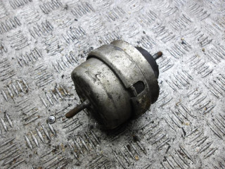 подушка крепления двигателя Volkswagen Passat B5 1998