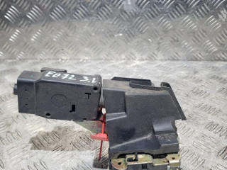 замок двери задней левой Mitsubishi Carisma 1 поколение 1997, 1.2 л., бензин, хетчбэк 5 дв.