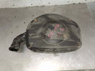 корпус воздушного фильтра Skoda Octavia 1 поколение (A4) 1998, 1.6 л., бензин, 5МКПП, универсал