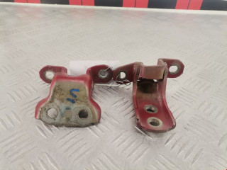 петля двери Toyota 2014, 2.7 л., АКПП, минивэн, 6878004010