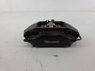 суппорт Maserati GranTurismo 1 поколение 2010, 4.2 л., АКПП, правый руль