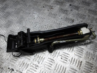 домкрат Volkswagen Golf 3 поколение 1994, 1H0011031