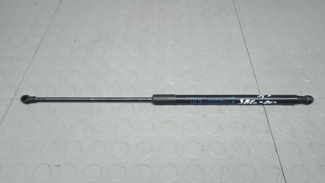 амортизатор крышки багажника (3-5 двери) Toyota C-HR 1 поколение AX10 2017, 1.2 л., бензин - фото №1
