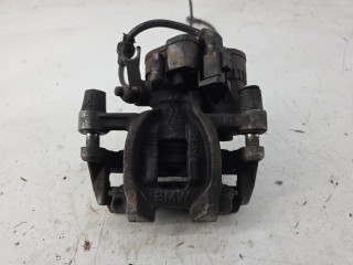 суппорт задний левый BMW 2 серия Active Tourer F45 2015, 2.0 л., B48 A20 A, 6798957