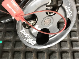 насос гидроусилителя руля Mitsubishi Carisma 1 поколение 1997, 1.8 л., бензин, хетчбэк 5 дв., KYB