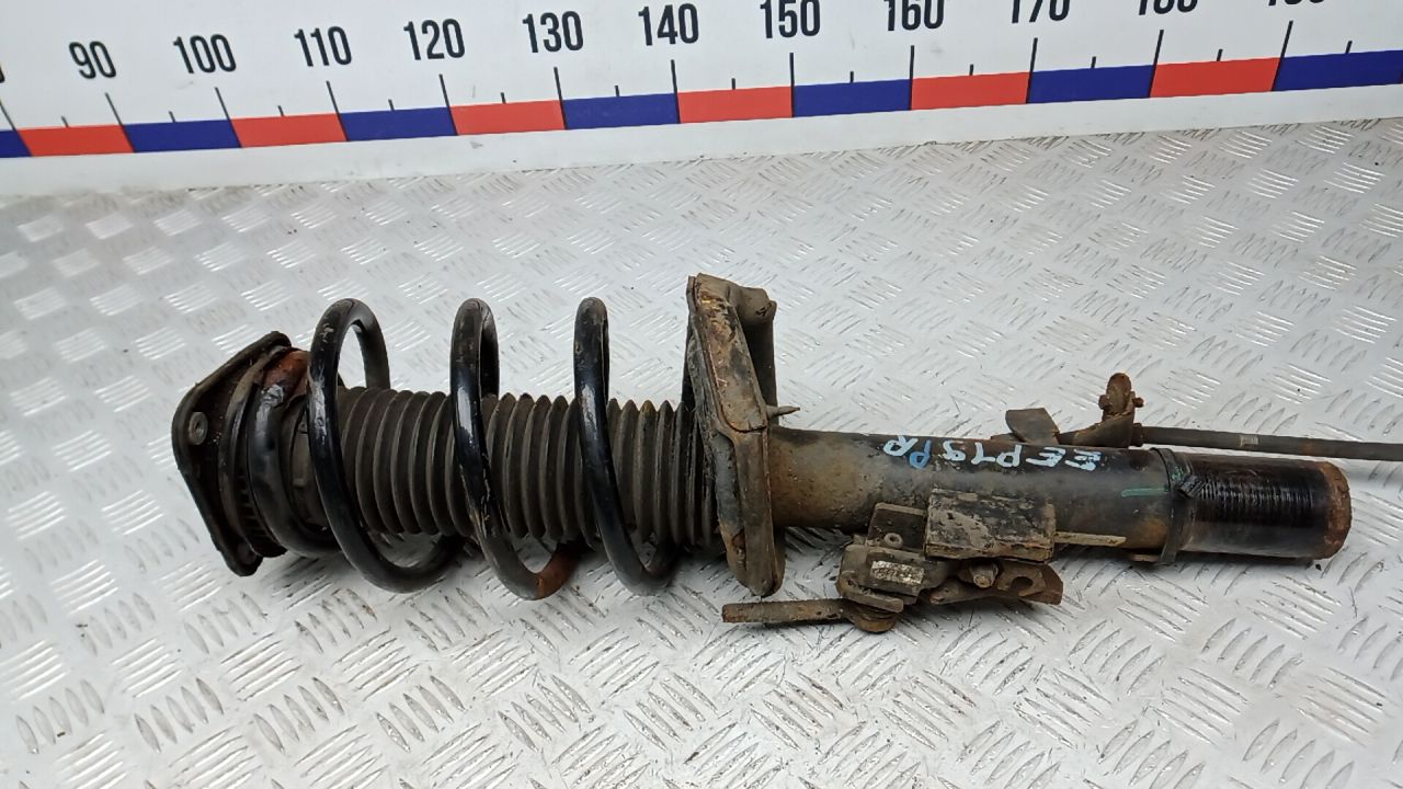 стойка передняя правая Ford Kuga 2 поколение 2013, 2.0 л., дизель, внедорожник 5 дв. - фото №1