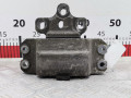 подушка крепления двигателя Volkswagen Golf 5 поколение 2006, 2.0 л., МКПП, хетчбэк 5 дв., 1K0199555M - фото №2