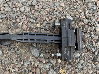 ограничитель открывания двери Tesla Model Y 1 поколение (2020 - 2026), 1500682-00-B, 1500682