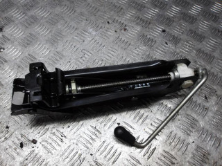 домкрат Volkswagen Golf 4 поколение 2004, 1K0011031J