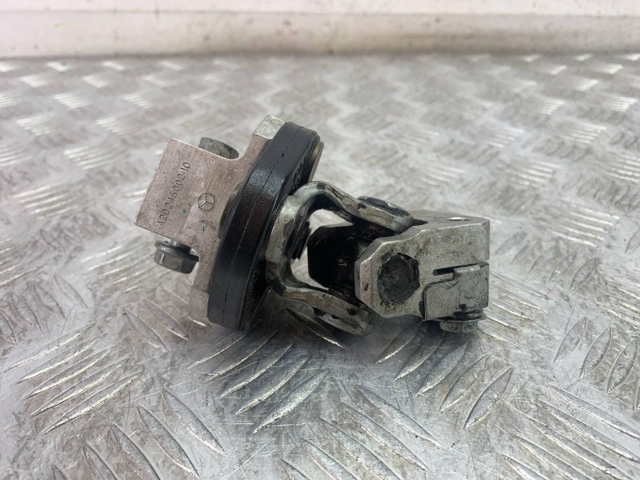 рулевой карданчик Mercedes-Benz SLK-Класс R170 2000, 2.0 л., бензин, АКПП, A2024600210 - фото №1