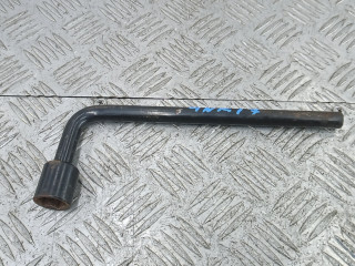 ключ колесный (балонный) Renault Laguna 2 поколение 2005, 2.0 л., бензин, МКПП, хетчбэк 5 дв.