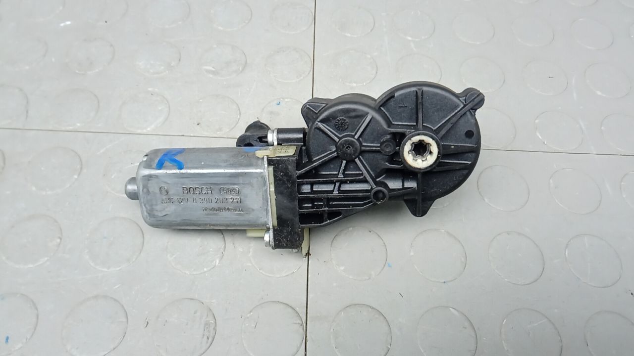 Моторчик сидения передний Mercedes-Benz M-Класс W164 2007, 3.0 л., дизель, внедорожник 5 дв. - фото №1