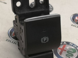 кнопка ручного тормоза (ручника) Alfa Romeo Stelvio 1 поколение 2019, 2.9 л., бензин, полный привод, 01561182110