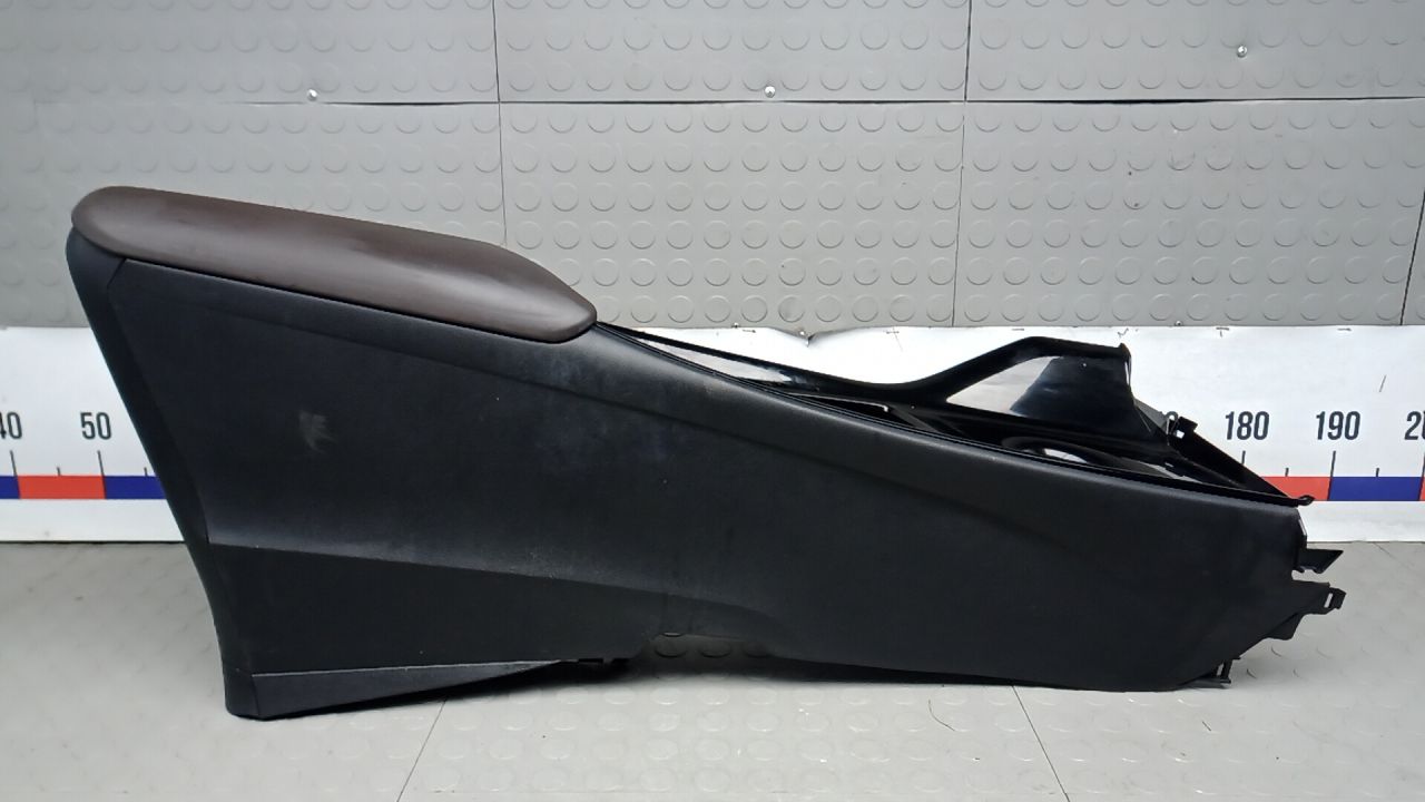 подлокотник Toyota C-HR 1 поколение AX10 2017, 1.2 л., бензин - фото №1