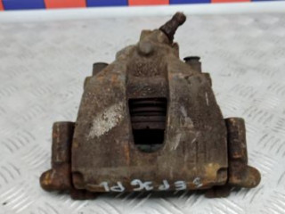 суппорт передний левый Ford Kuga 1 поколение 2010, 2.0 л., дизель, внедорожник 5 дв.