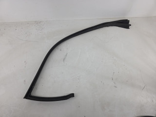 уплотнитель двери Maserati GranTurismo 1 поколение 2010, 4.2 л., АКПП, правый руль, 80089100