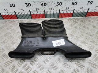 воздухозаборник Jaguar X-Type 1 поколение X400 2005, 2.2 л., МКПП, универсал, C2S40432