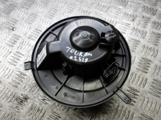моторчик печки Volkswagen Touran 1 поколение 2004, 1.6 л., дизель, МКПП, минивэн