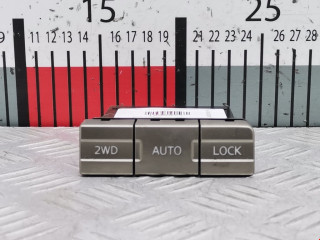 кнопка переключения режимов подвески Nissan X-Trail T30 2003, 2.5 л., МКПП, внедорожник 5 дв.