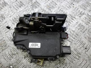 замок двери задней левой Volkswagen Golf 4 поколение 2002, 1.9 л., дизель, МКПП, универсал, 3B4839015M