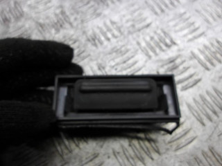 кнопка открытия багажника Audi A2 8Z 2001, 1.4 л., дизель, МКПП, хетчбэк 5 дв., 8Z0827863