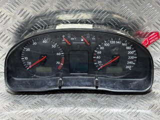 щиток приборов (приборная панель) Volkswagen Passat B5 1999, 1.8 л., бензин, универсал, 3B0920822