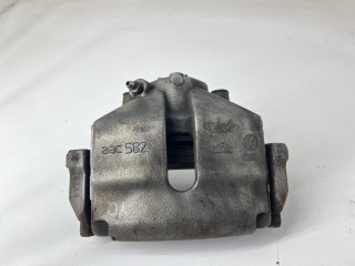 суппорт передний правый Volkswagen Passat B7 2013, 1.8 л., TFSI, CDAA, бензин, серебро, передний привод, правый руль, 1K0615123E