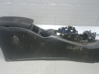 подлокотник Nissan Qashqai 2 поколение 2016, 1.5 л., DCi, дизель, МКПП, внедорожник 5 дв.