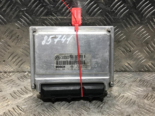 блок управления двигателем Volkswagen Passat B5 1999, 1.8 л., 5МКПП, синий, универсал, 8D0907558B, 0261204774
