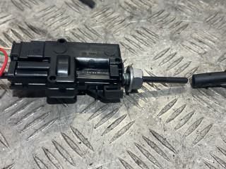 активатор замка крышки топливного бака Renault Talisman 1 поколение 2018, 1.5 л., дизель, 6МКПП, седан, K8200305732