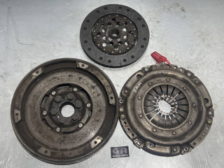 комплект сцепления Opel Omega B 1999, 2.0 л., 20 SE, бензин, 5МКПП, черный, универсал