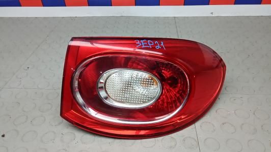 фонарь задний правый Volkswagen Tiguan 1 поколение 2009, 2.0 л., дизель, внедорожник 5 дв., 5N0945096H - фото №1