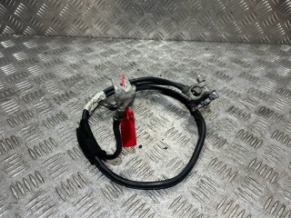 плюсовой провод аккумулятора Dacia Duster 1 поколение 2013, 1.5 л., K9K 898, дизель, 6МКПП, внедорожник 5 дв.