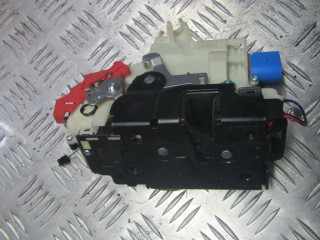 замок двери передней левой Skoda Fabia 2 поколение (5J) 2009