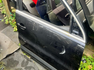 дверь передняя правая Volkswagen Tiguan 1 поколение 2009, 2.0 л., дизель, 6МКПП, внедорожник 5 дв.