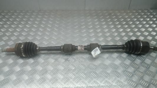 полуось передняя правая (приводной вал, ШРУС) Hyundai i40 1 поколение 2013, 1.7 л., CRDi, дизель, МКПП, седан, 495013Z350 - фото №1