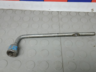 ключ колесный (балонный) Hyundai Tucson 1 поколение 2006, 2.0 л., бензин, внедорожник 5 дв.