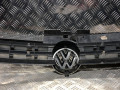 решетка радиатора Volkswagen Golf 4 поколение (1997 - 2006), 1.4 л., AXP, бензин, 5МКПП, черный, хетчбэк 5 дв. - фото №3