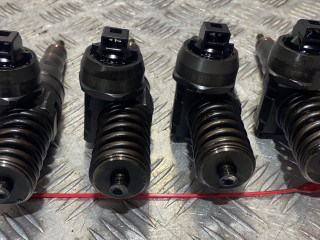 форсунка Skoda Roomster 1 поколение 2007, 1.9 л., BSW, дизель, 5МКПП, минивэн, 038130073AG