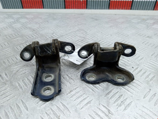 петля двери Toyota 2003, 3.0 л., АКПП, внедорожник 5 дв., 6876035040