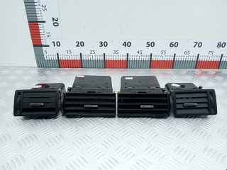 дефлектор обдува салона Ford Kuga 1 поколение 2009, 2.0 л., МКПП, внедорожник 5 дв., 3M51R018B09