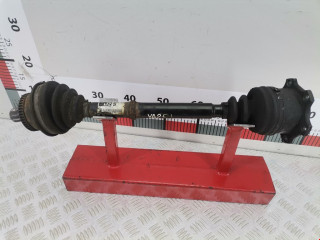 полуось передняя правая (приводной вал, ШРУС) Audi A8 D2/4D [рестайлинг] 2000, 3.7 л., АКПП, седан, 4D0407272K