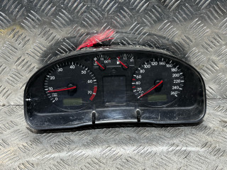 щиток приборов (приборная панель) Volkswagen Passat B5 1999, 1.6 л., бензин, 5МКПП, универсал, 3B0920802