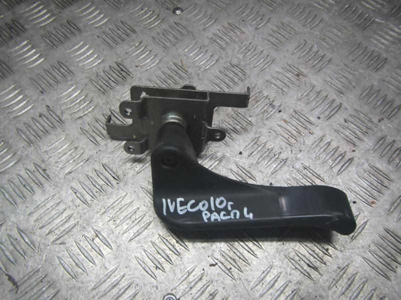 ручка наружная распашной двери IVECO Daily 4 поколение 2010 - фото №1