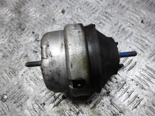 подушка крепления двигателя Audi A4 B5 1996, 8D0199397