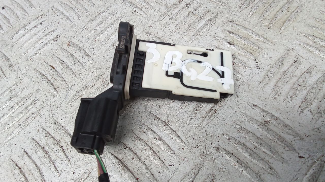 расходомер воздуха Renault Megane 4 поколение 2016, 1.5 л., дизель, H8201412034 - фото №1