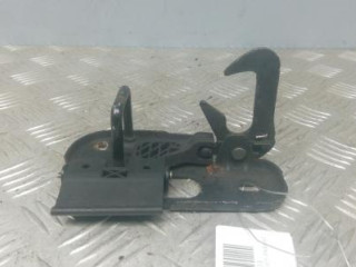 замок капота Volkswagen Passat B6 2008, 1.4 л., TSI, бензин, МКПП, седан